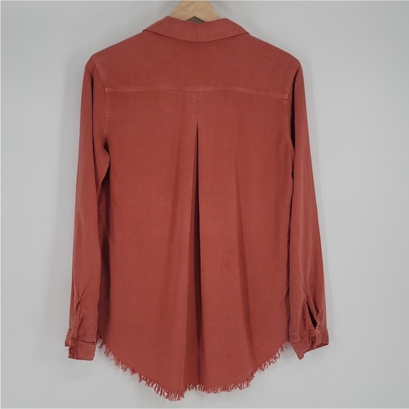 Anthropologie Cloth & Stone Coral Button Down Blouse With Frayed Hem Size Large - Picture 7 of 11